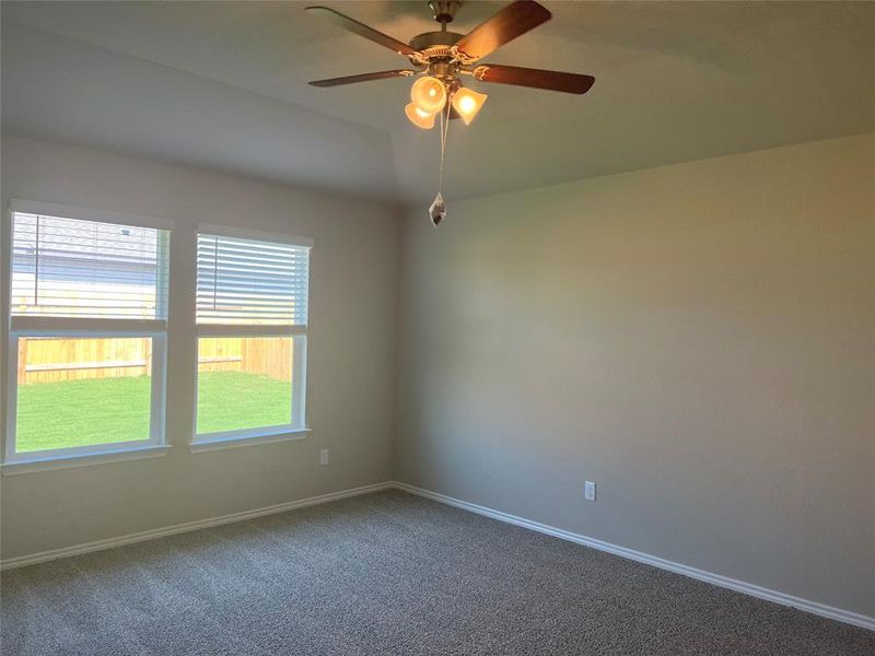 Spacious, unfurnished interior of a new home in Park Meadows, Lorena (Image 15).