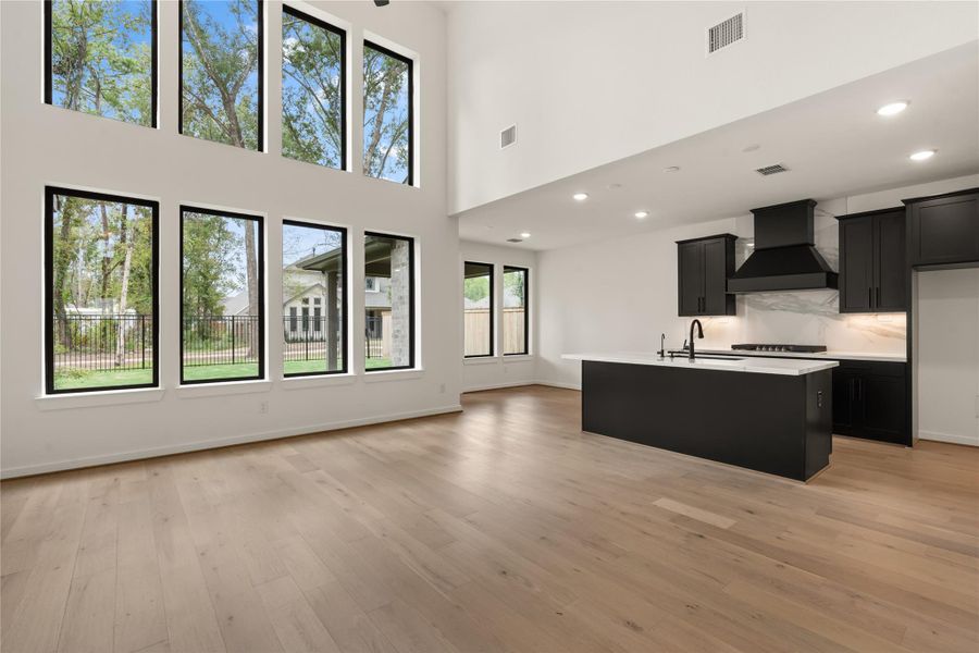 *REPRESENTATION PHOTO OF THE SAME FLOOR PLAN, FINISHES WILL VARY*