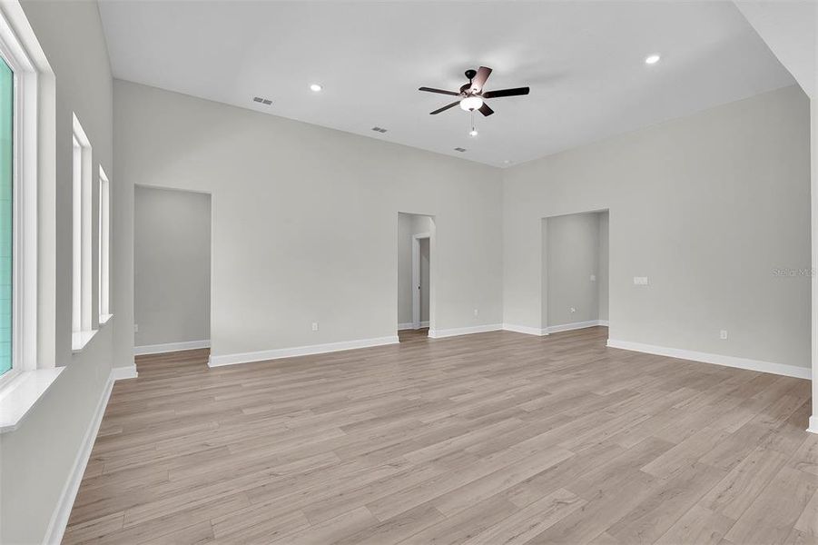 Spacious, unfurnished interior of a new home in , Palm Coast (Image 16).