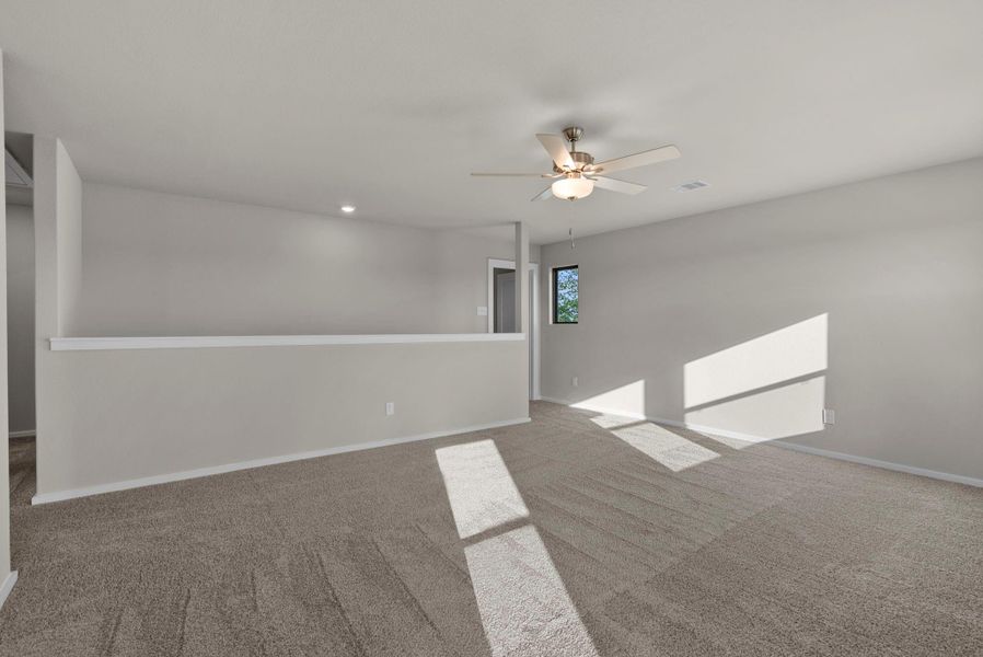 Spacious, unfurnished interior of a new home in Laurel Landing, Alvin (Image 15).