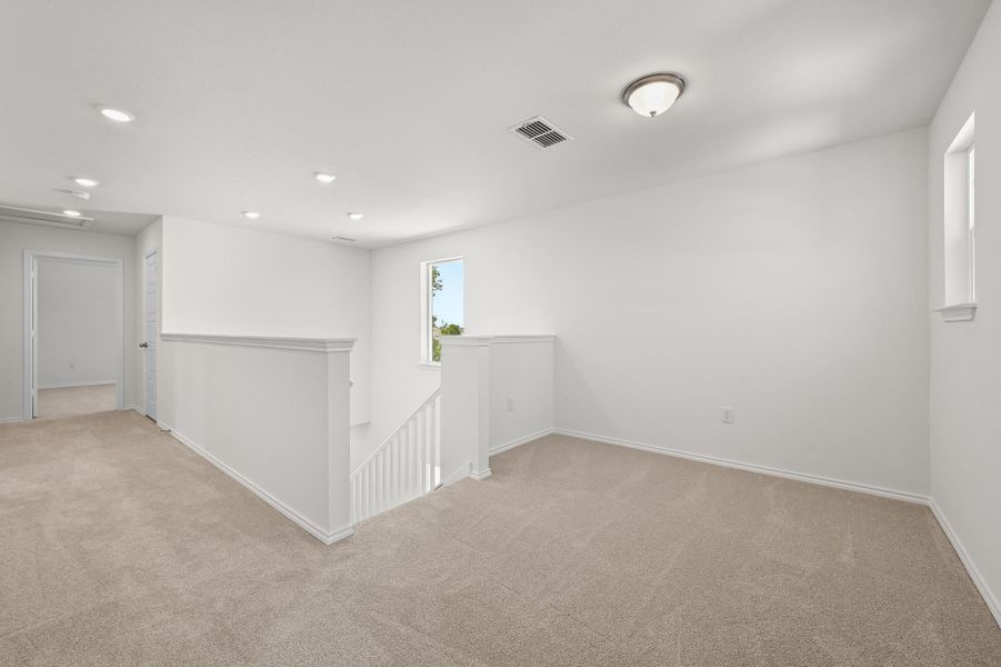 Spacious, unfurnished interior of a new home in Creekside at Estancia, Austin (Image 19).