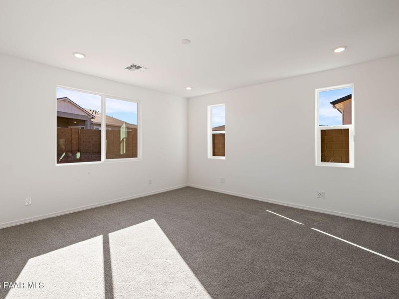 Spacious, unfurnished interior of a new home in Westwood, Prescott (Image 33).