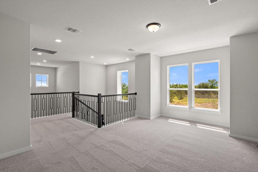 Spacious, unfurnished interior of a new home in Wolf Ranch, Georgetown (Image 34).