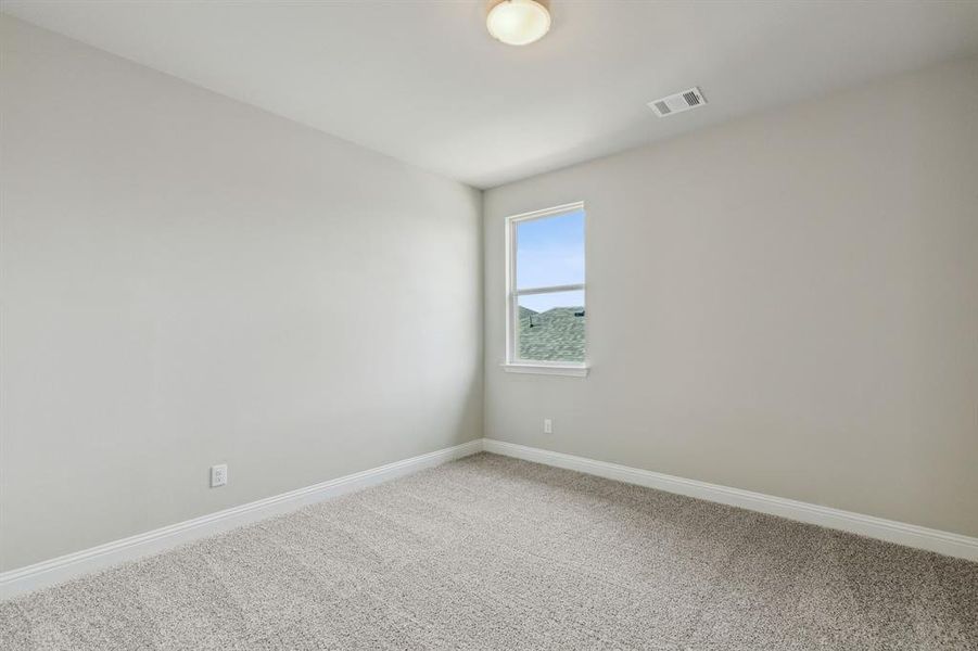 Spacious, unfurnished interior of a new home in Venetian, Weston (Image 9).