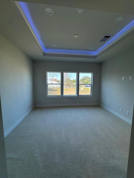 Spacious, unfurnished interior of a new home in , Houston (Image 32).