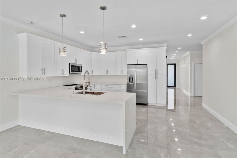 Furnished interior view inside a new home in , Lake Placid (Image 6).