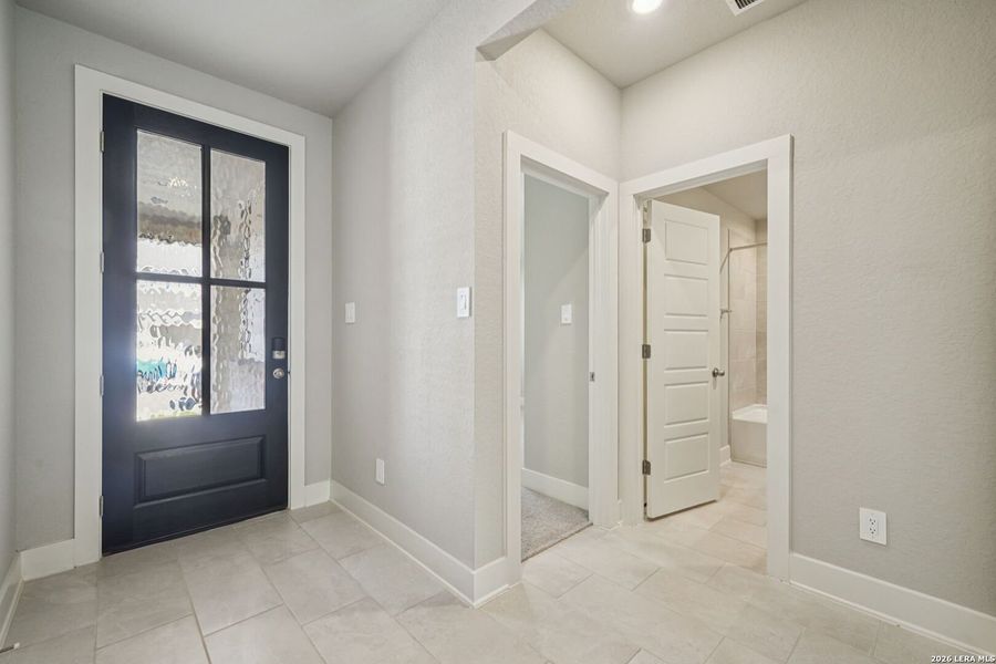 Spacious, unfurnished interior of a new home in Estancia Ranch - Classic Series, San Antonio (Image 21).
