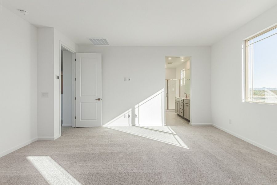 Spacious, unfurnished interior of a new home in Teravalis, Buckeye (Image 10).