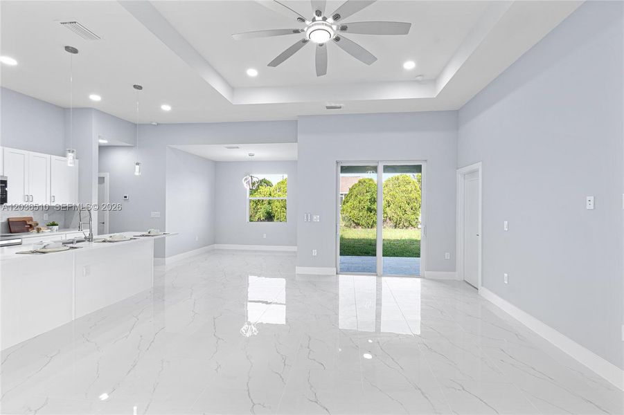 Spacious, unfurnished interior of a new home in , Lehigh Acres (Image 33).