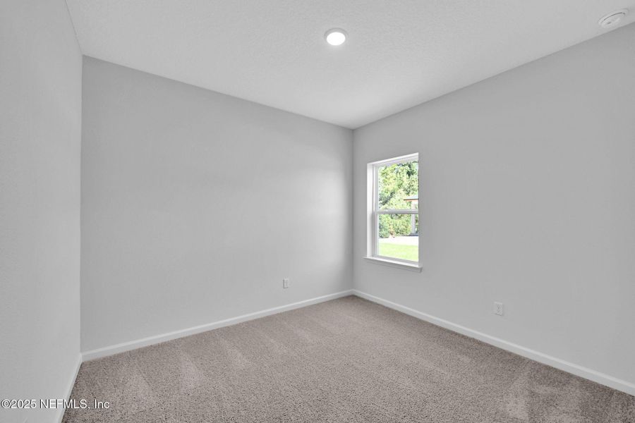 Spacious, unfurnished interior of a new home in McGirt's Creek, Yulee (Image 33).