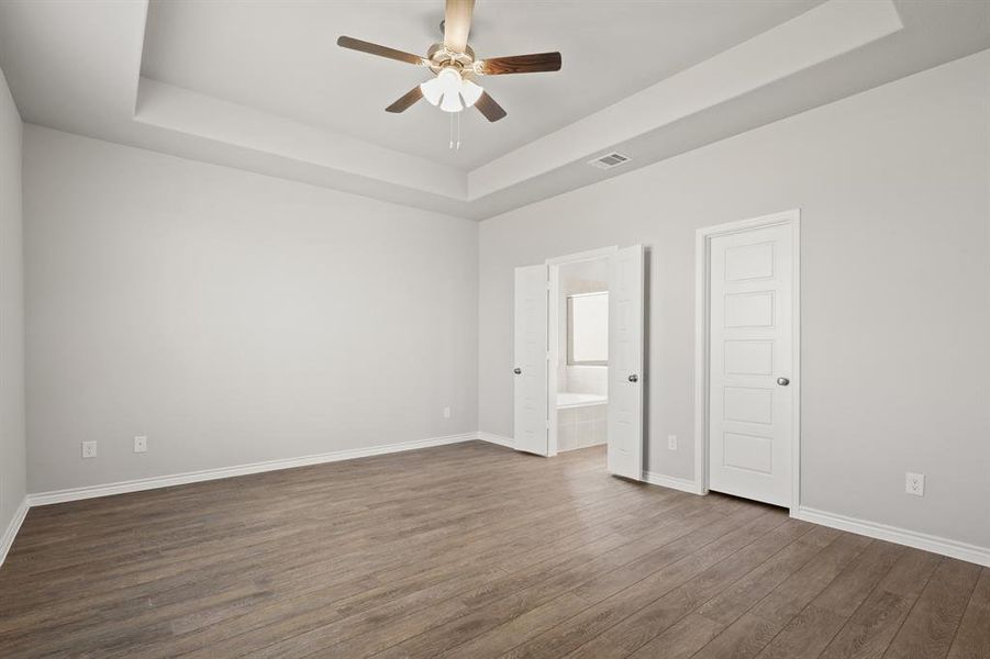 Spacious, unfurnished interior of a new home in Rocky Creek Crossing, Fort Worth (Image 15). Spacious, unfurnished interior of a new home in Rocky Creek Crossing, Fort Worth (Image 15).