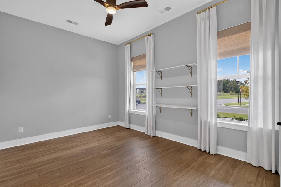 Spacious, unfurnished interior of a new home in , Summerville (Image 24).