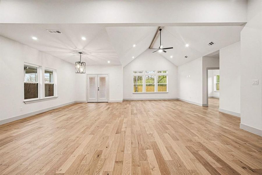 Spacious, unfurnished interior of a new home in , Dallas (Image 12).
