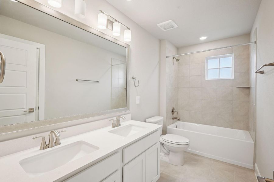 Furnished interior view inside a new home in Montgomery Oaks - Estate, Conroe (Image 7). Furnished interior view inside a new home in Montgomery Oaks - Estate, Conroe (Image 7).