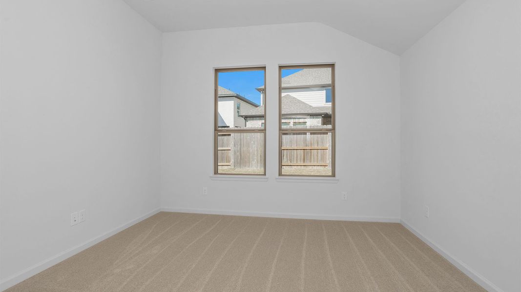 Spacious, unfurnished interior of a new home in Brookewater, Rosenberg (Image 12).