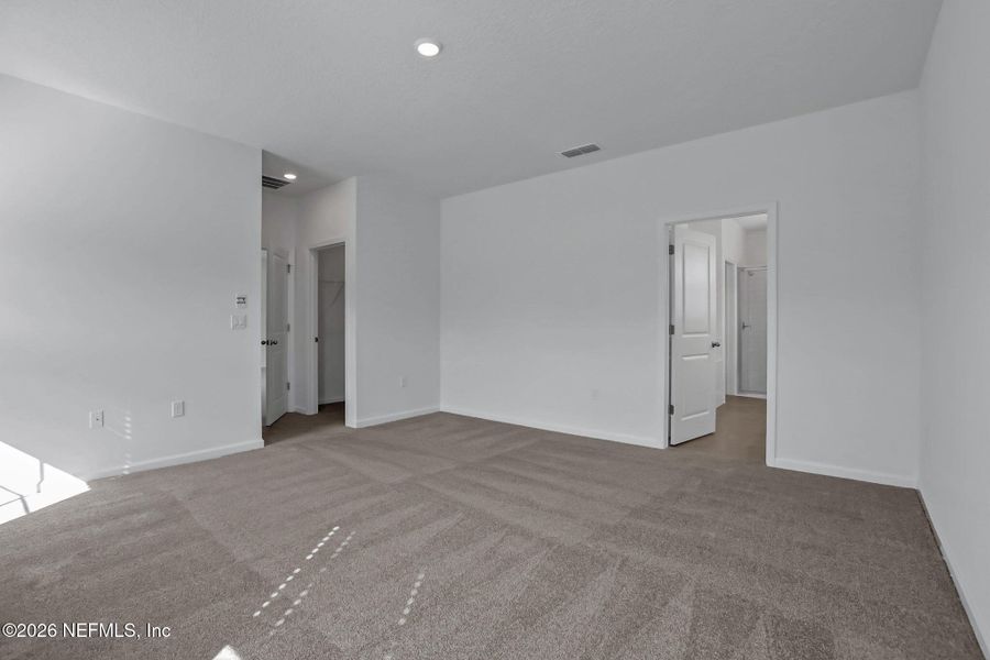 Spacious, unfurnished interior of a new home in Amberly, Green Cove Springs (Image 39).
