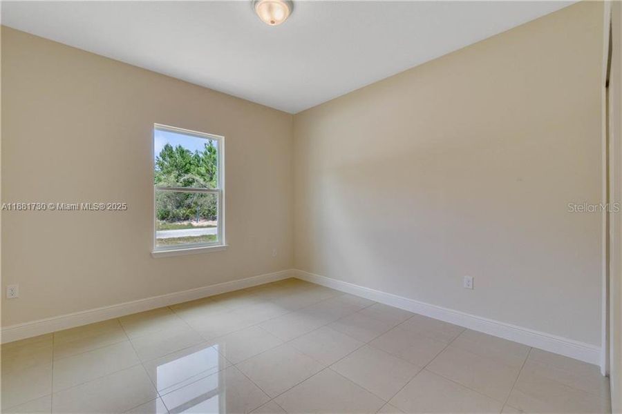 Spacious, unfurnished interior of a new home in , Kissimmee (Image 17).
