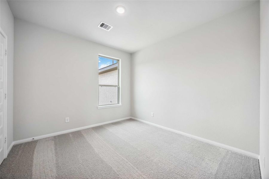 Spacious, unfurnished interior of a new home in Barton Place, Cleveland (Image 16).