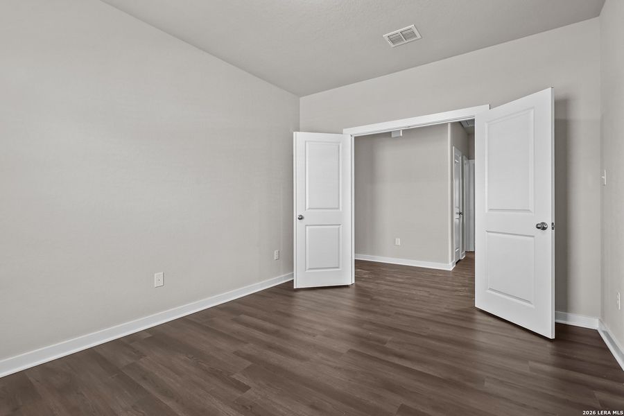Spacious, unfurnished interior of a new home in Summerlin, San Antonio (Image 17).