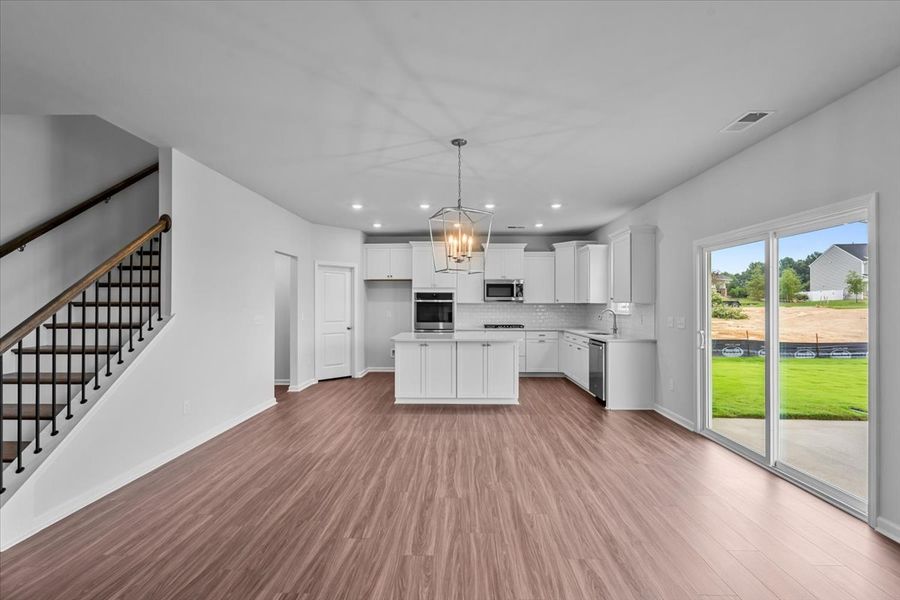 Spacious, unfurnished interior of a new home in Fieldstone, Lexington (Image 24).
