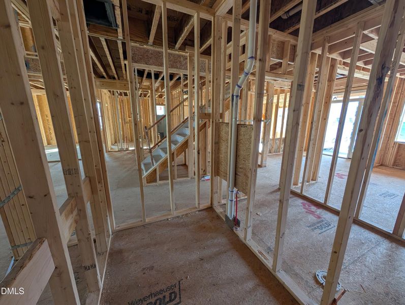 PXL_20251115_184930573