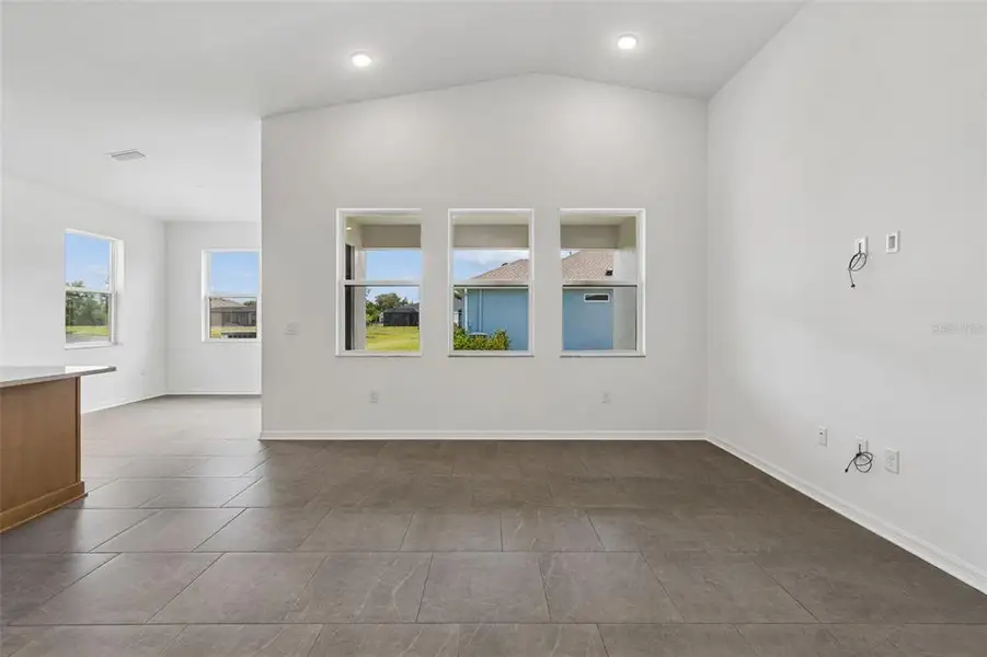 Spacious, unfurnished interior of a new home in Isles at Bayview, Parrish (Image 45). Spacious, unfurnished interior of a new home in Isles at Bayview, Parrish (Image 45).