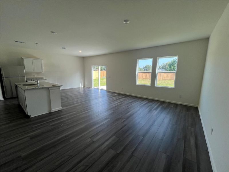 Spacious, unfurnished interior of a new home in Royal Pines, Porter (Image 17).