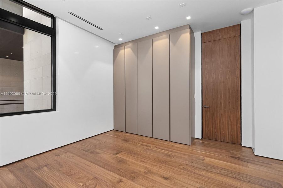 Spacious, unfurnished interior of a new home in , North Miami (Image 24).