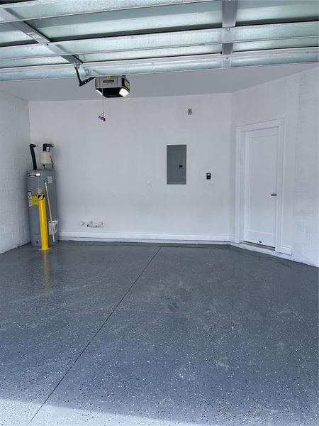 Spacious, unfurnished interior of a new home in , Davenport (Image 36).