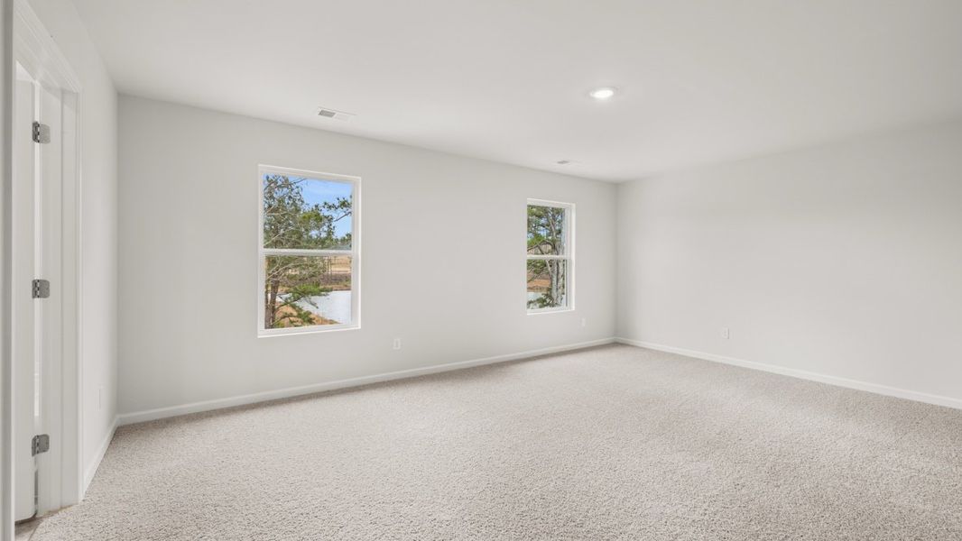 Representative unfurnished interior of a home built from the Hanover by D.R. Horton in Thompson Ridge, Dallas (Image 17).
