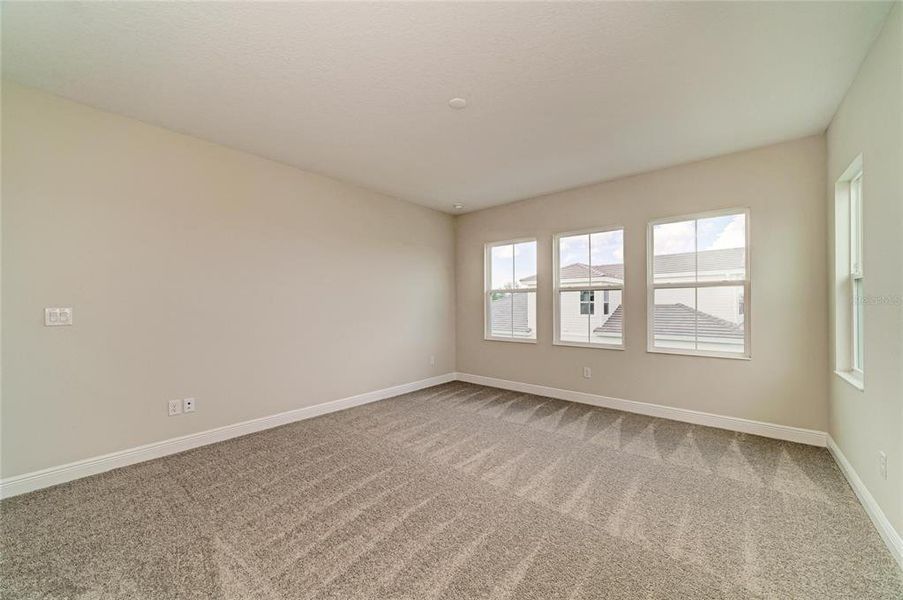 Spacious, unfurnished interior of a new home in North River Ranch, Parrish (Image 20).