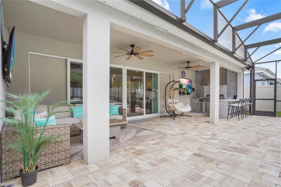 Exterior details and patio area of a home in Winding Meadows, Apopka (Image 28).
