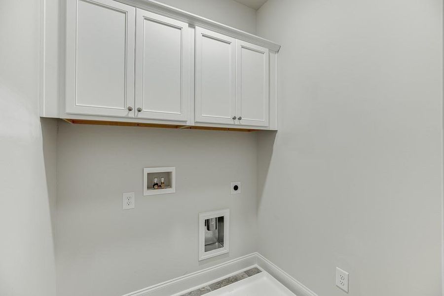 Spacious, unfurnished interior of a new home in , Sugar Hill (Image 15).