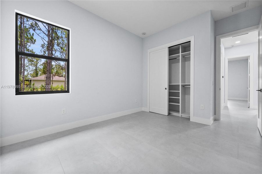 Spacious, unfurnished interior of a new home in , Naples (Image 35).