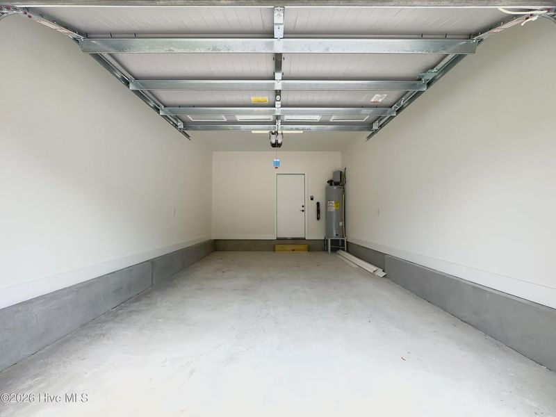 Spacious, unfurnished interior of a new home in Autumn Trail, Bolivia (Image 34).