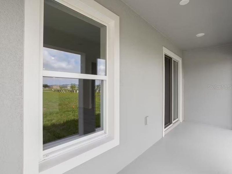 Exterior details and patio area of a home in , Winter Haven (Image 2).