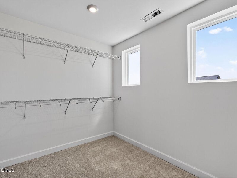 028-1280x960-primary-closet