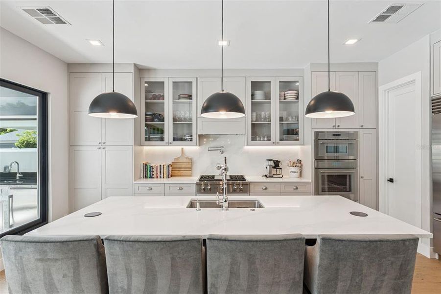 Furnished interior view inside a new home in , Orlando (Image 18).