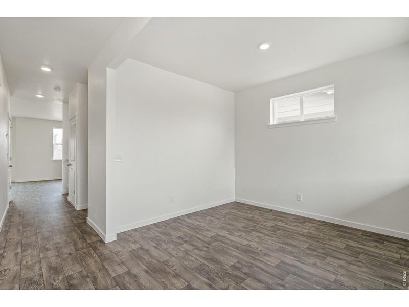Spacious, unfurnished interior of a new home in Lakeside Canyon, Mead (Image 28). Spacious, unfurnished interior of a new home in Lakeside Canyon, Mead (Image 28).