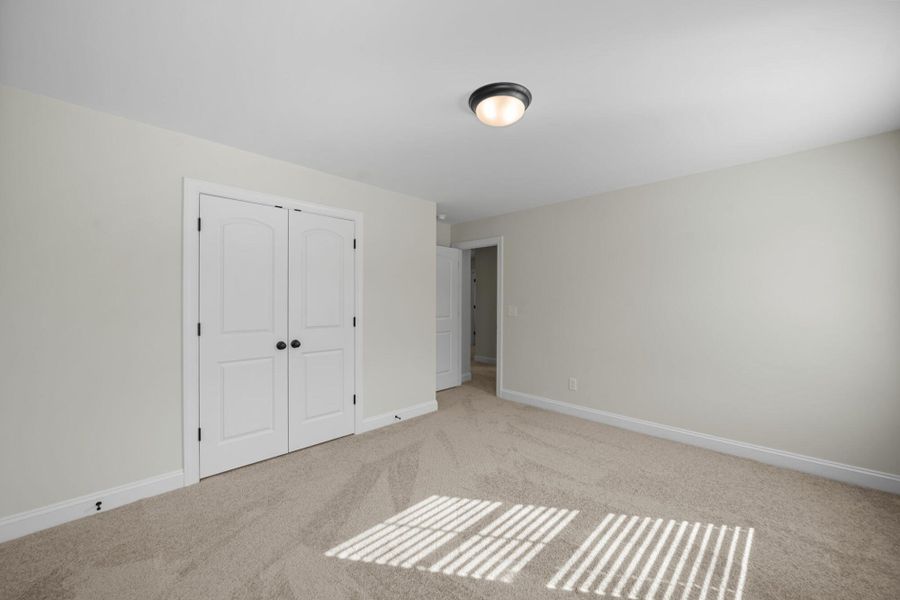 Spacious, unfurnished interior of a new home in Pisgah Park, Kernersville (Image 37).