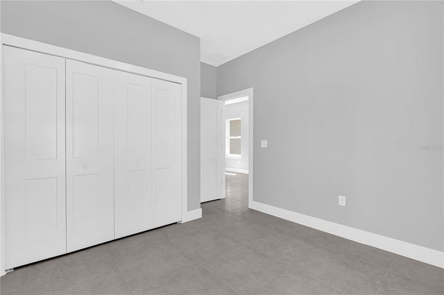 Spacious, unfurnished interior of a new home in , Port Charlotte (Image 13).