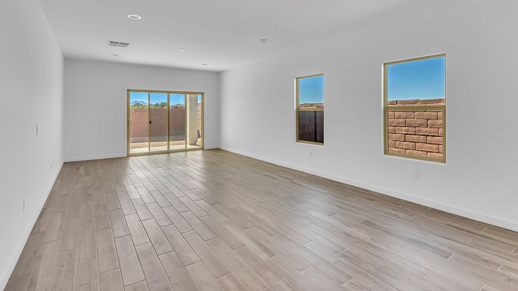 Representative unfurnished interior of a home built from the Parker by D.R. Horton in The Oasis at Rocking K, Vail (Image 27).