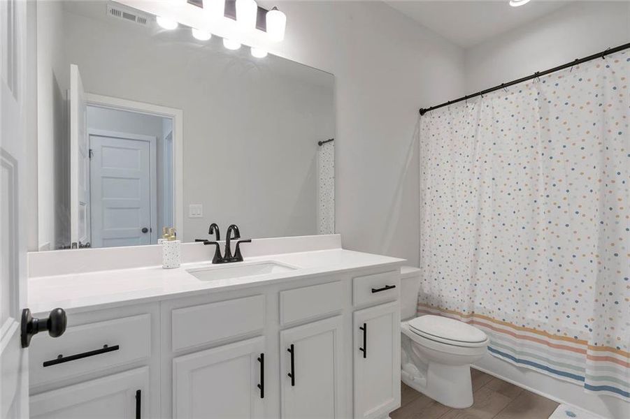 Furnished interior view inside a new home in , Gainesville (Image 16).