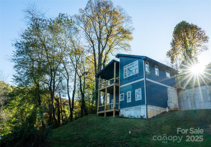 Brand New Mountain Modern Construction Less Than 1 Mile To Downtown Waynesville, NC