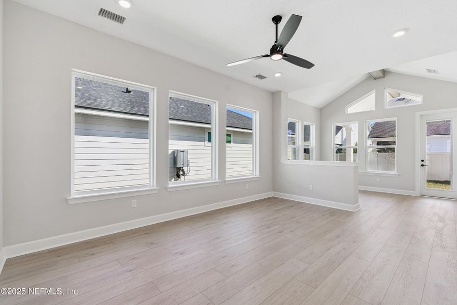 Spacious, unfurnished interior of a new home in Crosswinds 40’, Ponte Vedra (Image 28).