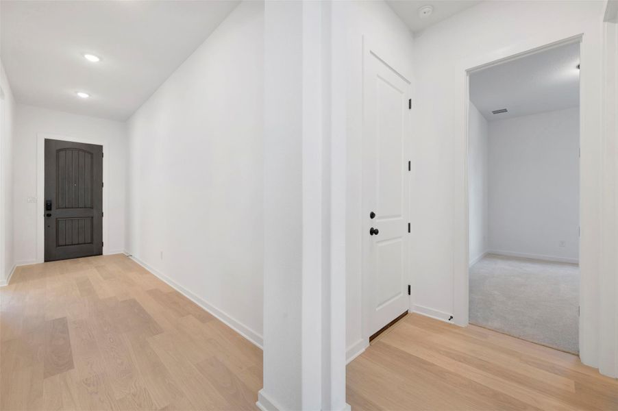 Spacious, unfurnished interior of a new home in Heritage, Dripping Springs (Image 27).