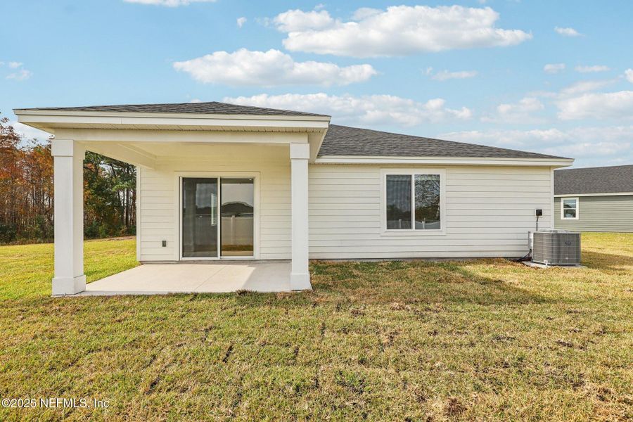 Exterior details and patio area of a home in , Jacksonville (Image 4).