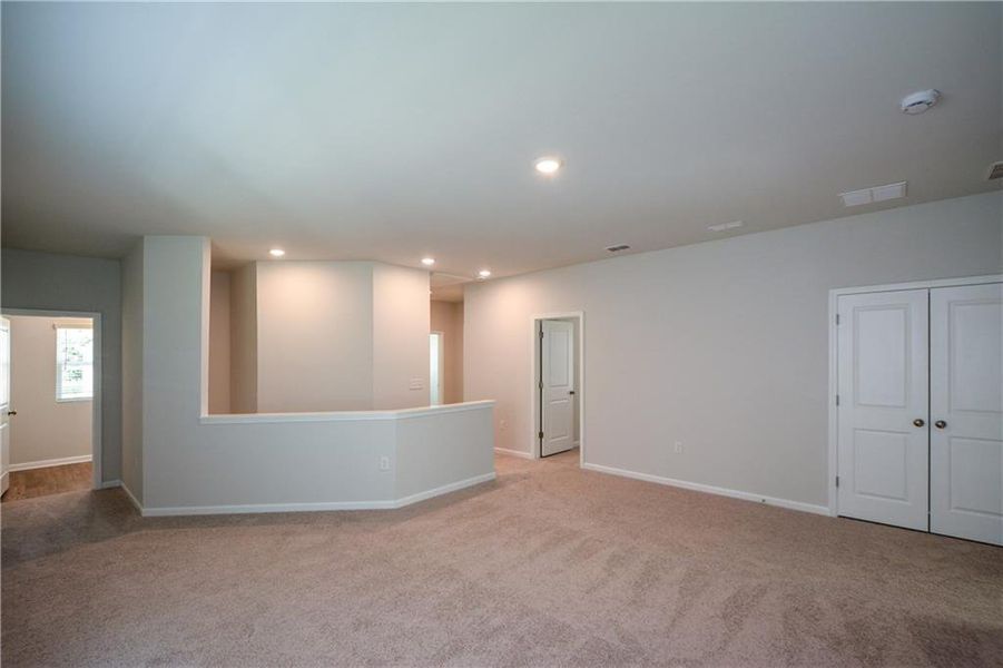 Spacious, unfurnished interior of a new home in Graystone Village, Grayson (Image 30).