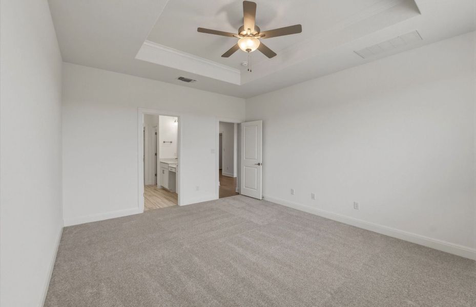 Spacious, unfurnished interior of a new home in Saddleback at Santa Rita Ranch, Liberty Hill (Image 55).