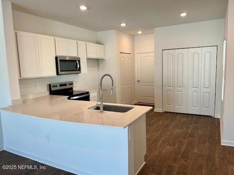 Furnished interior view inside a new home in Corsair, Middleburg (Image 25).